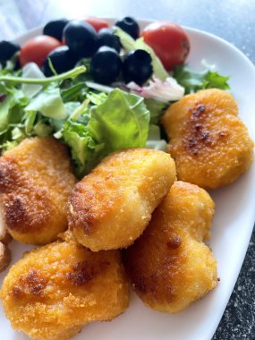 Tavuk, tavuk, et, yemek, yemek, zeytin, domates, yeşillik, salata, öğle yemeği, kahvaltı, mutfak, yemek, tabak, lezzetli, vitamin, evde.