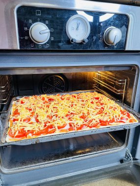 Fırın, pasta, pizza, un, hamur, kalori, yemek, ürün, yemek, lezzetli, iştah açıcı, peynir, domates, biber, evde, mutfak, masa, fırın, fırın