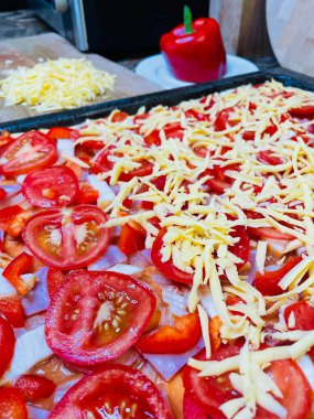 Fırın, pasta, pizza, un, hamur, kalori, yemek, ürün, yemek, lezzetli, iştah açıcı, peynir, domates, biber, evde, mutfak, masa, fırın, fırın