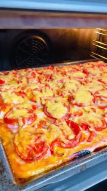 Fırın, pasta, pizza, un, hamur, kalori, yemek, ürün, yemek, lezzetli, iştah açıcı, peynir, domates, biber, evde, mutfak, masa, fırın, fırın