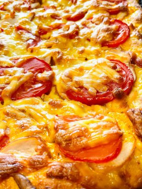 Pasta, pizza, un, hamur, kalori, yemek, ürün, yemek, lezzetli, iştah açıcı, peynir, domates, biber, evde, mutfakta, masada.