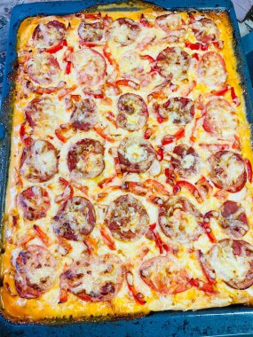 Pasta, pizza, un, hamur, kalori, yemek, ürün, yemek, lezzetli, iştah açıcı, peynir, domates, biber, evde, mutfakta, masada.