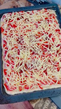 Pasta, pizza, un, hamur, kalori, gıda, ürün, yemek, lezzetli, iştah açıcı, peynir, domates, biber, evde, mutfak, masa, Ukrayna, Ukrayna 