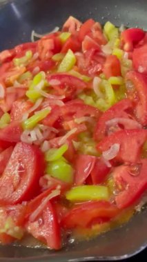 Domates, yahni, kızartma tavası, yemek, soba, mutfak, yemek, yemek, soğan, yağ, lezzet, aroma.