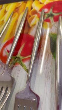 Çatal, kaşık, bıçak, çatal, kaşık, bıçak, bıçak, mutfak, masa, yemek, demir, çatal bıçak, servis, hayat, konfor, temiz, ışık