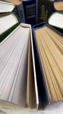 Kitaplar, kitap, kağıt, okuma, yazar, yazar, yazar, yazar, okur, yazar, yaratıcı, sanat, güzel, tasarım, stil, oda, içeride, antika, moda, trend, sayfalar, bilgi, öğrenme, kütüphane, profesör, öğretmen, öğrenme, yaşam, felsefe, psikoloji
