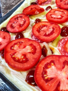 Domates, domates, ketçap, turta, pasta, fırın, pizza, ev, kırmızı, sebze, vitamin, kahvaltı, mutfak, yemek, akşam yemeği.