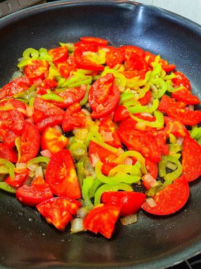 Domates, domates, soğan, biber, yağ, kızartma tavası, gaz, yemek, vitamin, kırmızı, yemek, lezzetli, yeşil