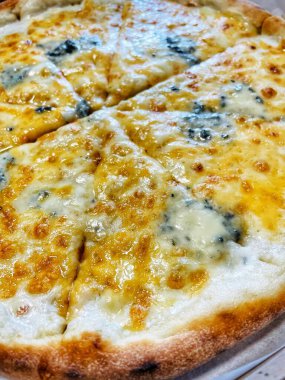 Pizza, pasta, fırın, un, hamur, kalori, yemek, ürünler, yemek, lezzetli, iştah açıcı, peynir, domates, biber, evde, mutfakta, pizzacıda, kutu, yemek, öğle yemeği, aperatif, masa