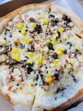 Pizza, pasta, fırın, un, hamur, kalori, yemek, ürünler, yemek, lezzetli, iştah açıcı, peynir, domates, biber, evde, mutfakta, pizzacıda, kutu, yemek, öğle yemeği, aperatif, masa