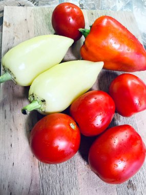 Domates, domates, biber, masa, tahta, mutfak, aşçı, kırmızı, vitamin, sebze, vegan, organik, taze
