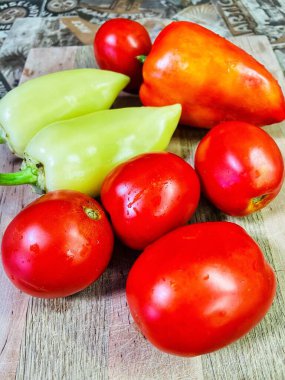 Domates, domates, biber, masa, tahta, mutfak, aşçı, kırmızı, vitamin, sebze, vegan, organik, taze