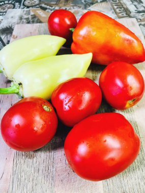 Domates, domates, biber, masa, tahta, mutfak, aşçı, kırmızı, vitamin, sebze, vegan, organik, taze