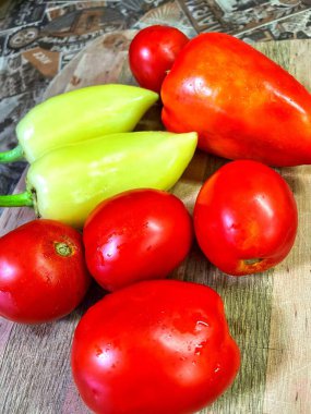 Domates, domates, biber, masa, tahta, mutfak, aşçı, kırmızı, vitamin, sebze, vegan, organik, taze