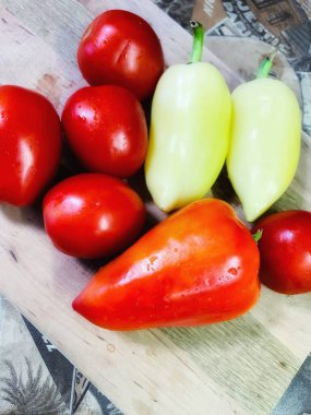 Domates, domates, biber, masa, tahta, mutfak, aşçı, kırmızı, vitamin, sebze, vegan, organik, taze