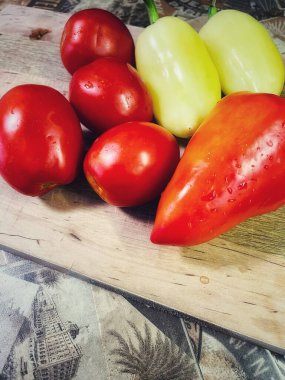 Domates, domates, biber, masa, tahta, mutfak, aşçı, kırmızı, vitamin, sebze, vegan, organik, taze