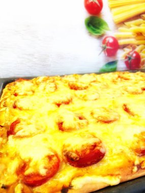 Pasta, pizza, un, hamur, kalori, yemek, ürün, yemek, lezzetli, iştah açıcı, peynir, domates, biber, evde, mutfakta, masada, yemek