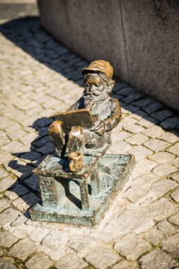 Polonya, Polonya, Wroclaw, doğa, turizm, sonbahar, ilkbahar, sokaklar, dışarıda, yürüyüş, mimari, seyahat, seyahat, gezi, ilginç, tarih, kültür, cüce, cüce