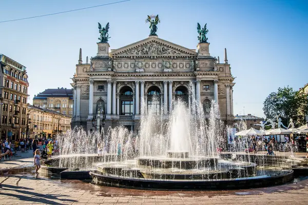 Lviv, Lemberg, Ukrayna, Ukrayna, Avrupa, şehir, Hırvatistan, mimari, turizm, seyahat, seyahat, gezi, dinlenme, doğa, tarih, sokak, aşk, yaşam