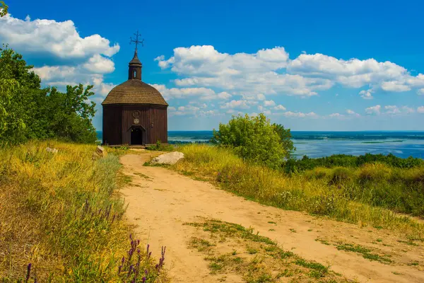 Vytachyv, Obuhiv, Obukhiv, ilginç, kilise, Dnipro, nehir, yel değirmeni, Kyiv bölgesi, Ukrayna, Ukrayna, Avrupa, doğa, turizm, yolculuk, yolculuk, yolculuk, dinlenme, doğa, tarih, aşk, hayat, yürüyüş, yaz, sonbahar, sıcaklık, gökyüzü, bulutlar