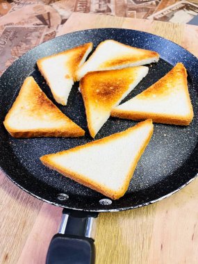 Kraker, kraker, tost, ekmek, kurutulmuş, kızarmış, lezzetli, süslü, yemek, atıştırmalık, kahvaltı, kızartma tavası, mutfak, yemek,