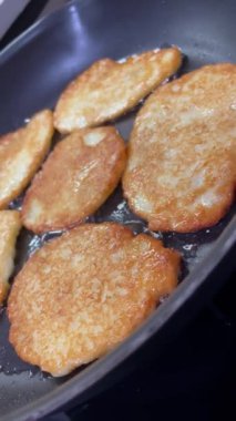 Patates, patates, kızartma, yağ, gaz, ateş, kızartma tavası, yemek, tabak, mutfak, lezzetli, yemek, sebze, kalori, derun, derunes, deruns, Ukrayna yemeği