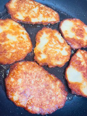 Ukrayna mutfak raydan çıkarmaları, patates, patates, patates, kızartma, yağ, gaz, ateş, kızartma tavası, aşçı, tabak, mutfak, lezzet, yemek, sebze, kalori