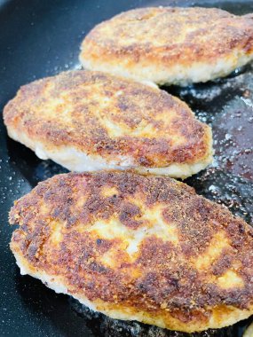 Pirzola, pirzola, tava, yağ, kızartma, et, et, et, tuz, soba, gaz, cızırtı, koku, yemek, mutfak, yemek..