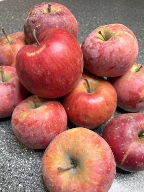 Elma, elma, meyve, tabak, masa, kırmızı, yardım, vitamin, tatlı, aşçı, mutfak, masa.