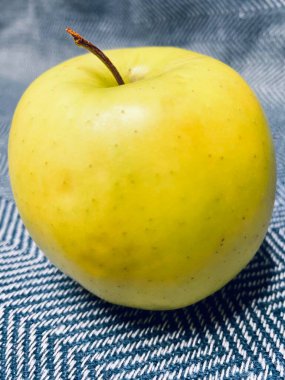 Elma, elma, meyve, meyve, sarı, yeşil, mevsim, bahçe, hasat, vitamin, yiyecek, organik, doğal, lezzetli, sağlıklı, sağlık, uzun yaşam.