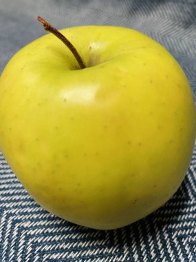 Elma, elma, meyve, meyve, sarı, yeşil, mevsim, bahçe, hasat, vitamin, yiyecek, organik, doğal, lezzetli, sağlıklı, sağlık, uzun yaşam.