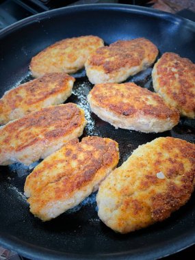 Pirzola, pirzola, tava, yağ, kızartma, et, et, tuz, soba, gaz, cızırtı, aroma, yemek, mutfak, aşçı, tavuk.