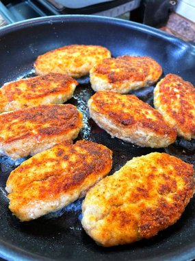 Pirzola, pirzola, tava, yağ, kızartma, et, et, tuz, soba, gaz, cızırtı, aroma, yemek, mutfak, aşçı, tavuk.