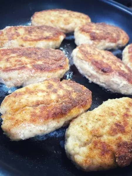 Pirzola, pirzola, tava, yağ, kızartma, et, et, tuz, soba, gaz, cızırtı, aroma, yemek, mutfak, aşçı, tavuk.