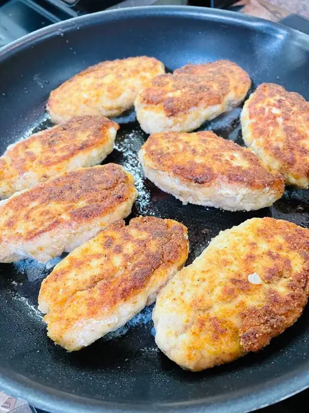 Pirzola, pirzola, tava, yağ, kızartma, et, et, tuz, soba, gaz, cızırtı, aroma, yemek, mutfak, aşçı, tavuk.