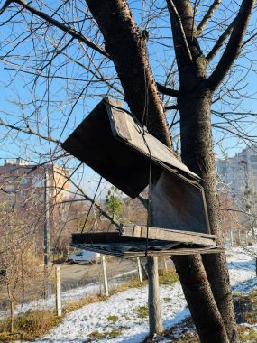 Ukrayna, doğa, gökyüzü, savaş, dışarıda, kuş evi, besleyen, yürüyen, kar, hava, kış, sonbahar, ağaçlar, yapraklar, dallar, güzel, üzgün, hayat, aşk.