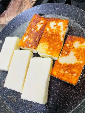 Halloumi, kızarmış peynir, mutfak, aşçı, bal, kızartma tavası, ateş, lezzet, yemek, tabak, kalsiyum, mayalanmış süt, süt.