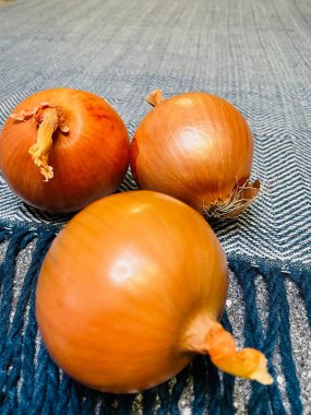 Soğan, soğan, soğan, sebze, sebze, yemek pişirme, mutfak, masa, vitaminler, organik, vegan, altın