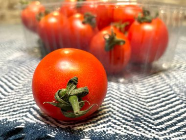 Domates, domates, sebze, sebze, yemek, mutfak, masa, vitaminler, organik, vegan, kırmızı