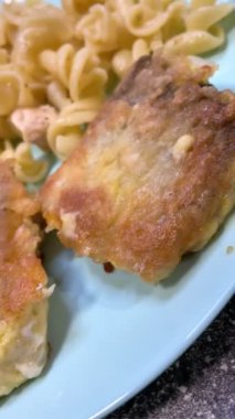 Hamur, yağ, kızartma, ateş, lezzetli, deniz ürünleri, koni, makarna, kahvaltı, öğle yemeği, yemek, kalori, yemek, hayat, aşk, mutfak, tuzlu.