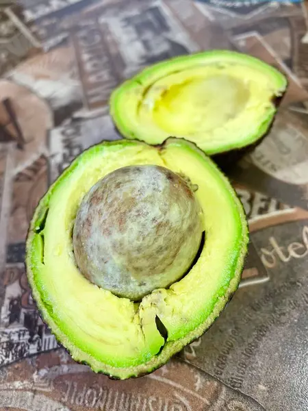 Avokado, yeşil, lezzetli, taş, yemek, vitamin, sebze, sebze, kaşık, tahta, masa, mutfak, organik, botanik, doğal, vejetaryen, vejetaryen.