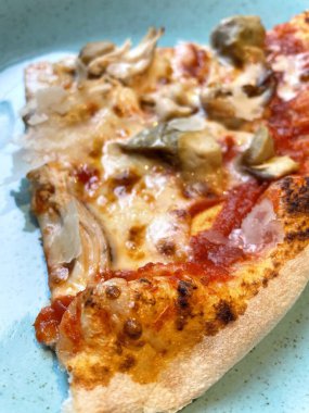 Pizza, parmesan, sos, peynir, masa, yemek, yemek, kalori, domates, sosis, engeller, tabak