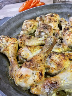 Tavuk, but, tavuk budu, tavuk eti, fırın, kızartma tavası, yemek, lezzetli, mayonez, baharatlar, tuz, mutfak, aşçılık, aşk, protein, bon iştah, masa.