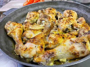 Tavuk, but, tavuk budu, tavuk eti, fırın, kızartma tavası, yemek, lezzetli, mayonez, baharatlar, tuz, mutfak, aşçılık, aşk, protein, bon iştah, masa.