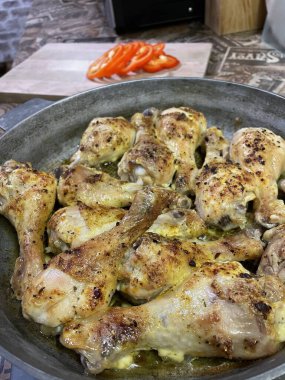 Tavuk, but, tavuk budu, tavuk eti, fırın, kızartma tavası, yemek, lezzetli, mayonez, baharatlar, tuz, mutfak, aşçılık, aşk, protein, bon iştah, masa.