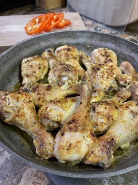 Tavuk, but, tavuk budu, tavuk eti, fırın, kızartma tavası, yemek, lezzetli, mayonez, baharatlar, tuz, mutfak, aşçılık, aşk, protein, bon iştah, masa.