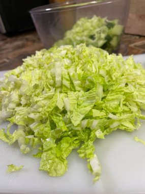 Parçalanmış Çin lahanası, yeşil, yeşiller, salata, vitamin, yemek, yemek, yemek, yemek, masa, mutfak, lezzetli, sağlık, vegan, organik, uzun ömürlü, aşk hayatı!