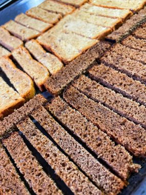 Kurutulmuş tahıl, çavdar, buğday, mısır gevreği, kraker, yiyecek, un, masa, tabak, mutfak, Ukrayna, Ukrayna, lezzetli, yenilebilir, aşk, hayat.