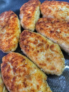 Kızartma tavası, pirzola, et, tavuk, domuz eti, dana eti, dana eti, yağ, kızartma, yağ, yağ, aşçı, mutfak, ev yemeği, yemek, kalori, protein, tuz, lezzetli aşk hayatı.