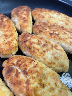 Kızartma tavası, pirzola, et, tavuk, domuz eti, dana eti, dana eti, yağ, kızartma, yağ, yağ, aşçı, mutfak, ev yemeği, yemek, kalori, protein, tuz, lezzetli aşk hayatı.